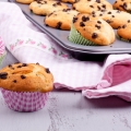 Bezlepkové světlé muffiny s kousky čokolády