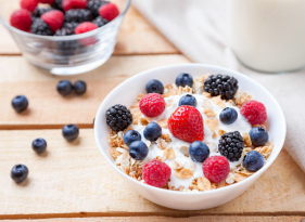 Jogurtová snídaně s včelím pylem