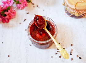 Jahodový džem s kakaovými boby