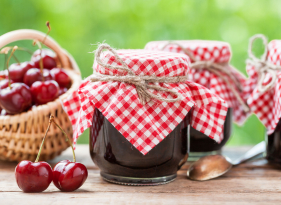 Višňový džem s borůvkami a rybízem