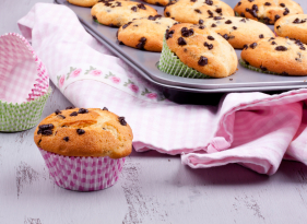 Bezlepkové světlé muffiny s kousky čokolády