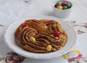 Velikonoční bezlepkový věnec s pudingem