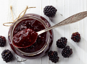 Ostružinovo-hruškový džem s ořechy