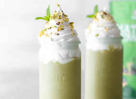 Pistáciové matcha frappé