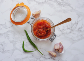 Broskvové chilli chutney