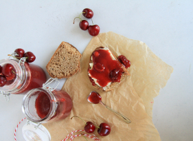 Třešňový džem s pomerančovým likérem