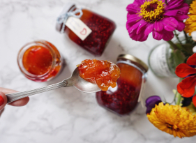 Meruňkovo-malinový dvojbarevný džem